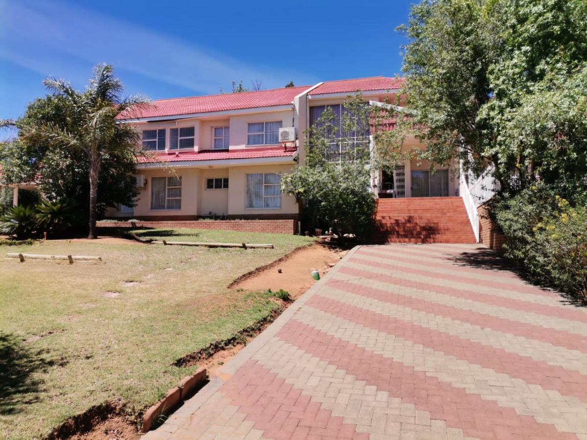 Pentagon Guesthouse Bloemfontein Exteriér fotografie